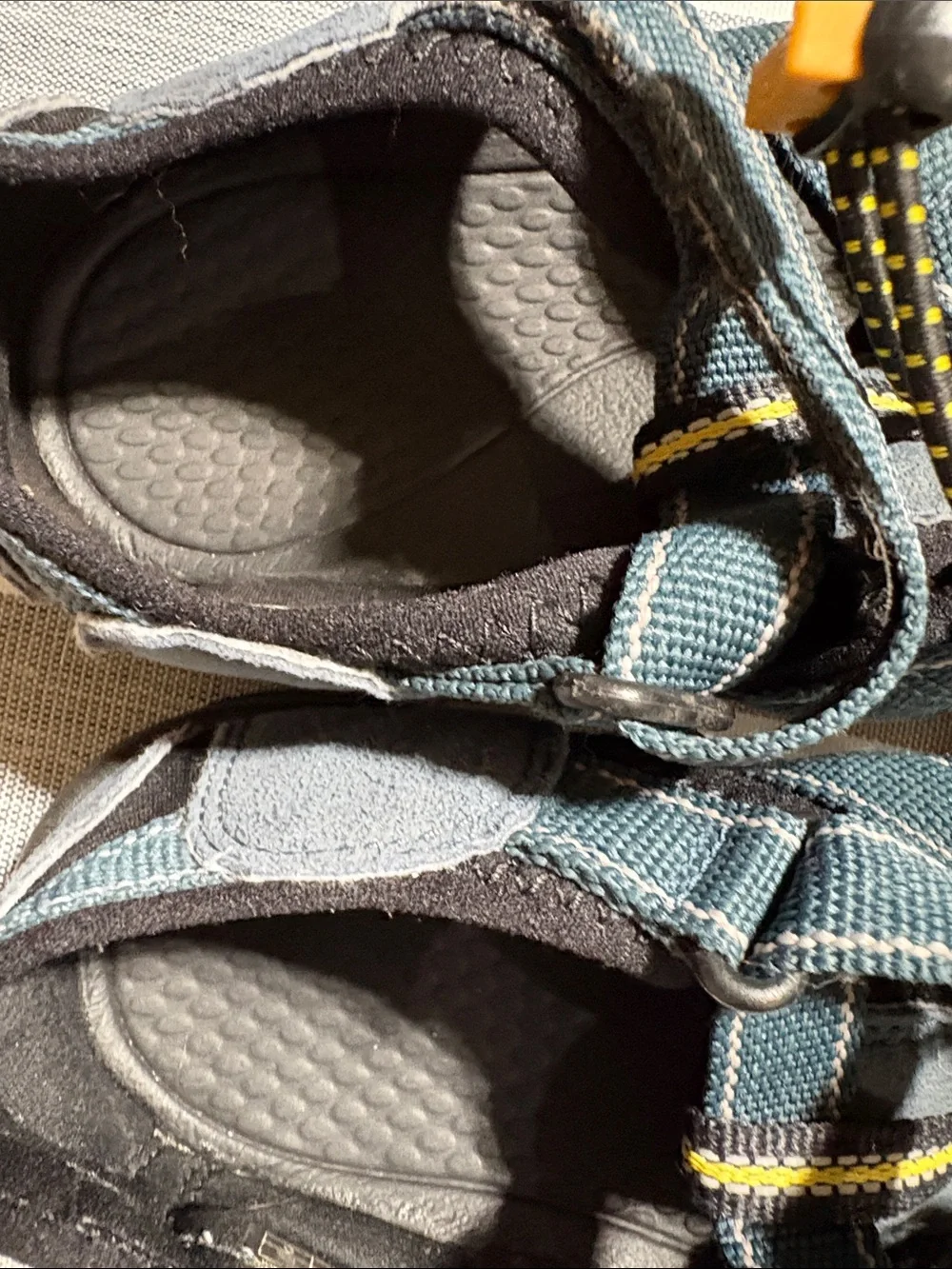 Keen Kids Teal and Black Closed-Toe Sandals with Yellow Accents